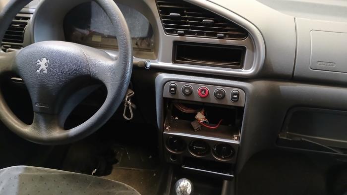 Peugeot Partner Combispace 1.6 16V Sloopvoertuig (2002, Grijs)