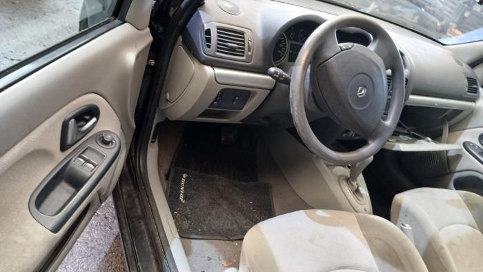 Renault Clio II 1.4 16V Sloopvoertuig (2003, Zwart)