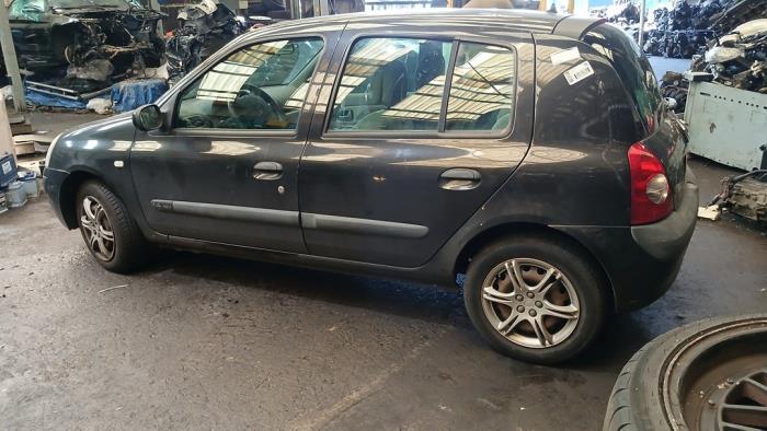 Renault Clio II 1.4 16V Sloopvoertuig (2003, Zwart)