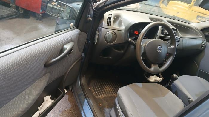 Fiat Punto II 1.2 60 S Sloopvoertuig (2004, Blauw)