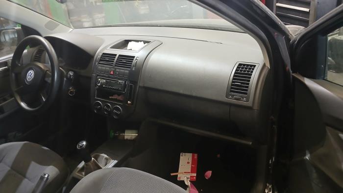 Volkswagen Polo IV 1.4 16V Sloopvoertuig (2002, Zwart)