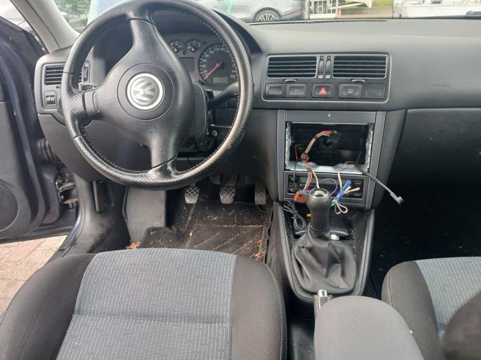 Volkswagen Bora 1.6 16V Sloopvoertuig (2004, Blauw)