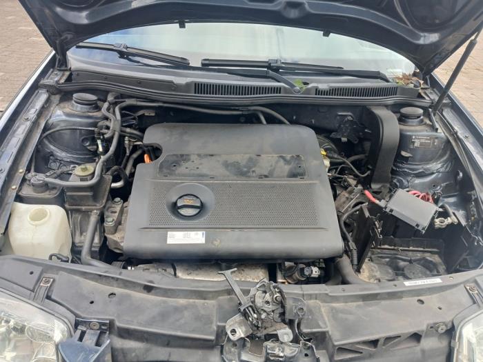 Volkswagen Bora 1.6 16V Sloopvoertuig (2004, Blauw)