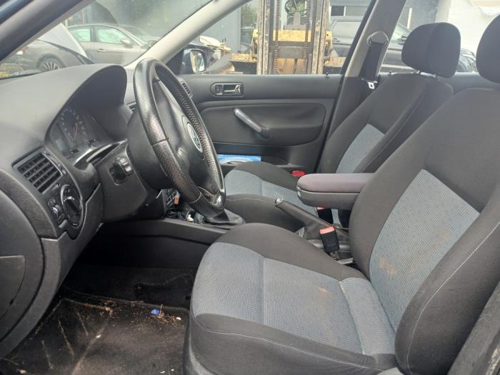 Volkswagen Bora 1.6 16V Sloopvoertuig (2004, Blauw)