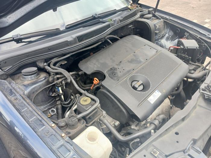 Volkswagen Bora 1.6 16V Sloopvoertuig (2004, Blauw)