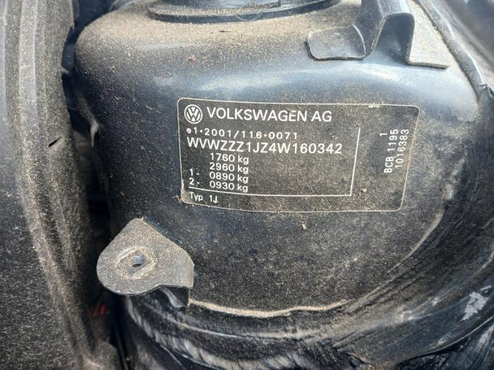 Volkswagen Bora 1.6 16V Sloopvoertuig (2004, Blauw)