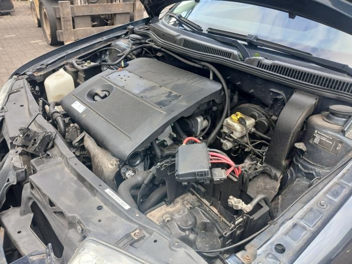 Volkswagen Bora 1.6 16V Sloopvoertuig (2004, Blauw)