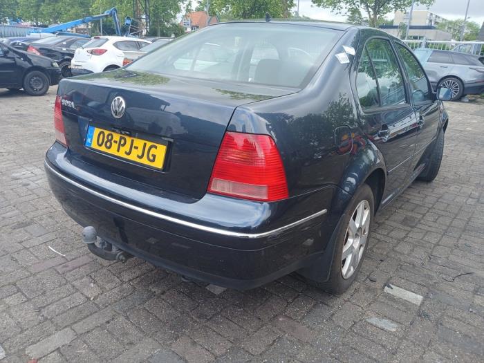 Volkswagen Bora 1.6 16V Sloopvoertuig (2004, Blauw)