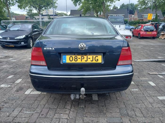 Volkswagen Bora 1.6 16V Sloopvoertuig (2004, Blauw)
