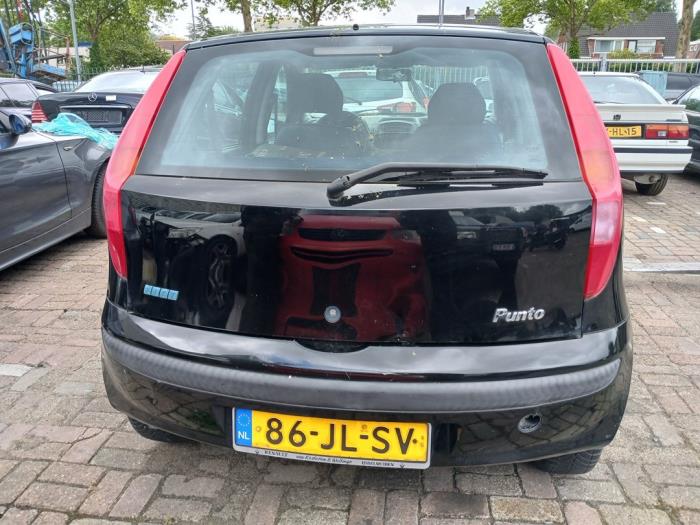 Fiat Punto II 1.2 60 S Sloopvoertuig (2002, Zwart)