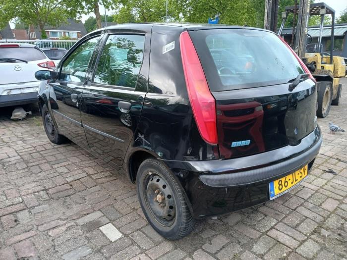 Fiat Punto II 1.2 60 S Sloopvoertuig (2002, Zwart)
