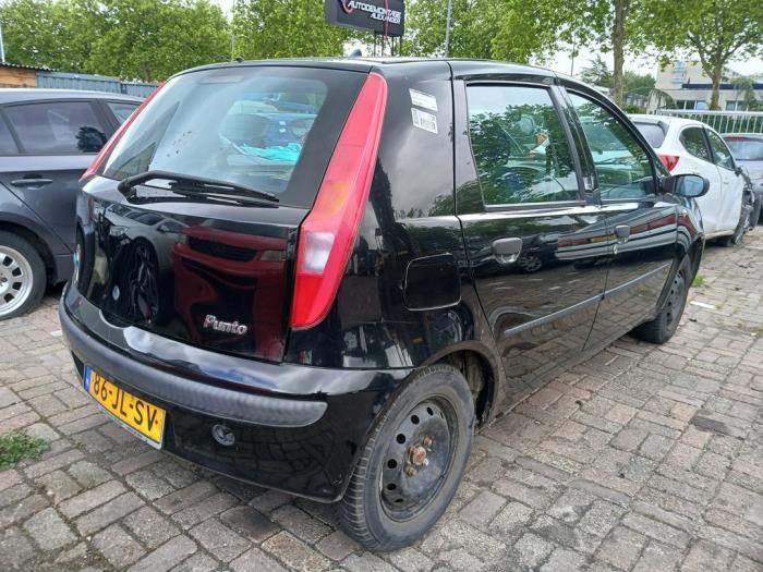 Fiat Punto II 1.2 60 S Sloopvoertuig (2002, Zwart)