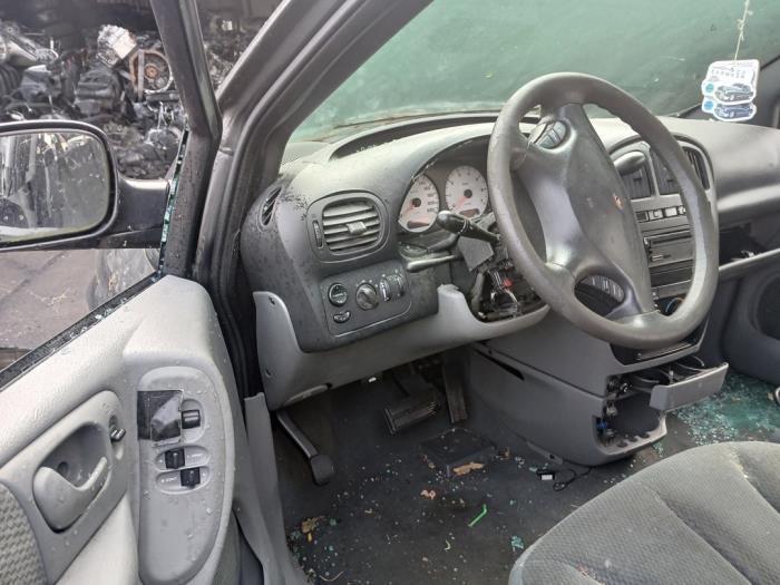 Chrysler Voyager/Grand Voyager 3.3 V6 Sloopvoertuig (2004, Grijs)