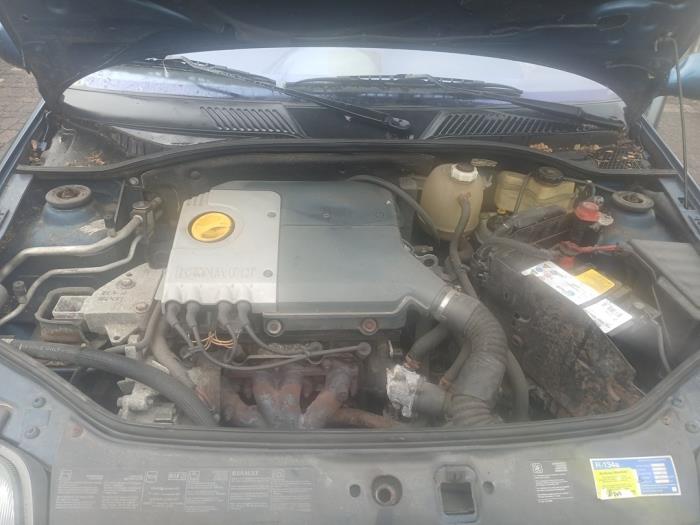 Renault Clio II 1.6 RN, RT Sloopvoertuig (1999, Blauw)