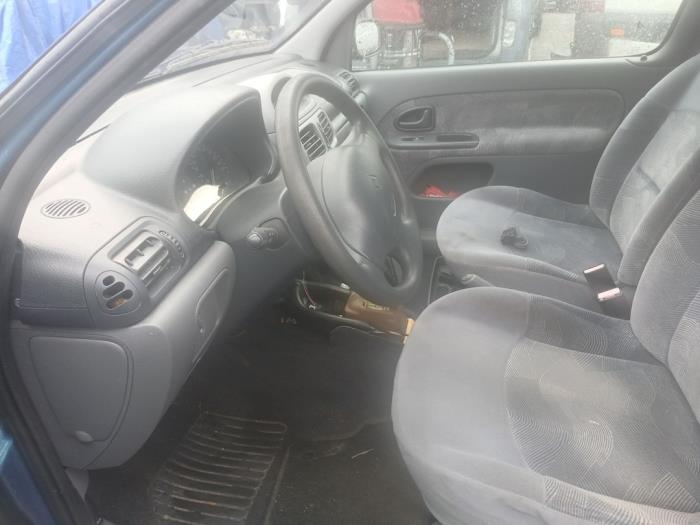 Renault Clio II 1.6 RN, RT Sloopvoertuig (1999, Blauw)