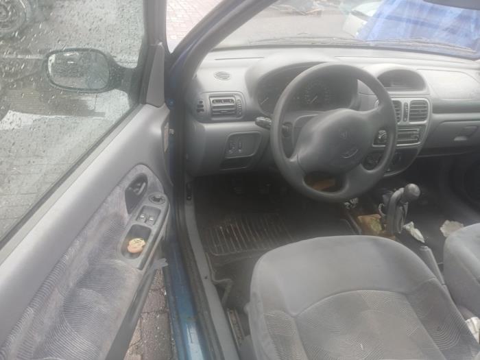 Renault Clio II 1.6 RN, RT Sloopvoertuig (1999, Blauw)