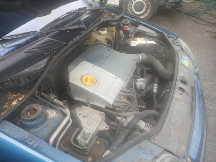 Renault Clio II 1.6 RN, RT Sloopvoertuig (1999, Blauw)