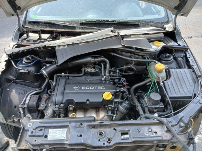 Opel Corsa C 1.4 16V Twin Port Sloopvoertuig (2005, Zwart)