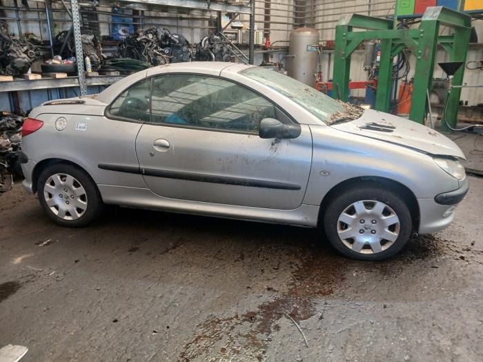 Peugeot 206 CC 1.6 16V Sloopvoertuig (2002, Grijs)
