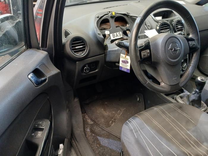 Opel Corsa D 1.2 16V Sloopvoertuig (2010, Bruin)