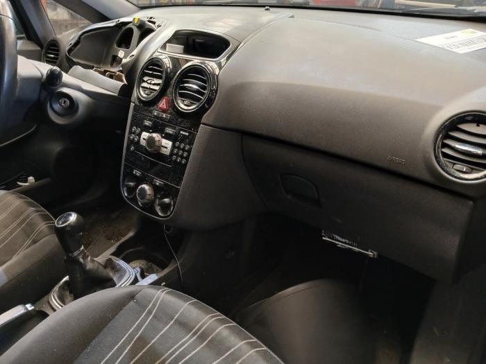 Opel Corsa D 1.2 16V Sloopvoertuig (2010, Bruin)