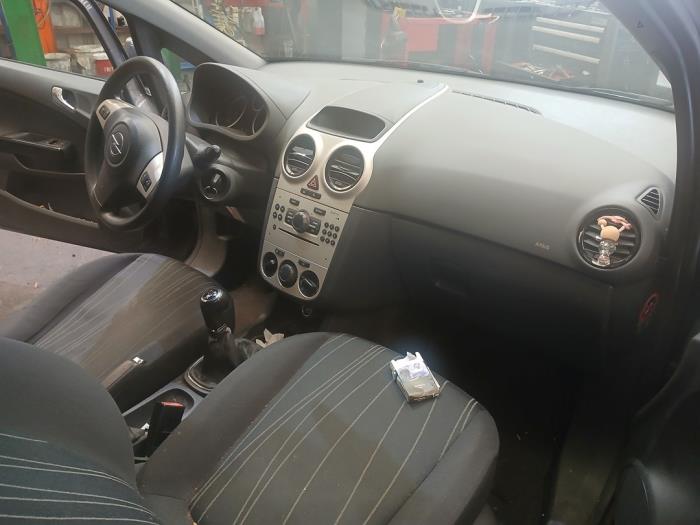 Opel Corsa D 1.2 16V Sloopvoertuig (2010, Bruin)