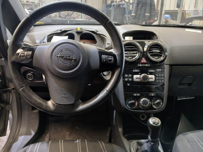 Opel Corsa D 1.2 16V Sloopvoertuig (2010, Bruin)