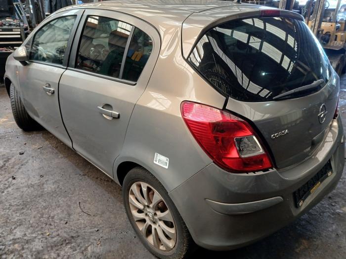 Opel Corsa D 1.2 16V Sloopvoertuig (2010, Bruin)