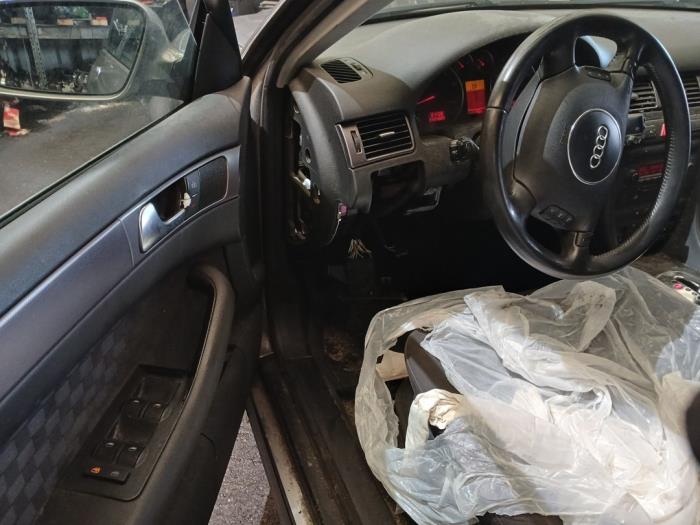 Audi A6 2.4 V6 30V Sloopvoertuig (2004, Grijs)