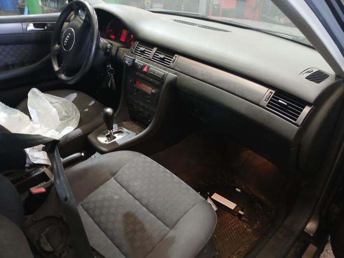 Audi A6 2.4 V6 30V Sloopvoertuig (2004, Grijs)