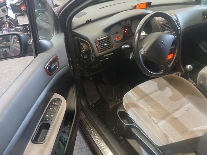 Peugeot 307 1.6 16V Sloopvoertuig (2006, Paars)