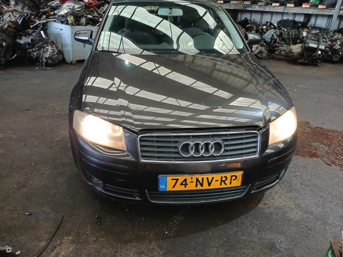 Audi A3 2.0 16V FSI Sloopvoertuig (2004, Grijs)