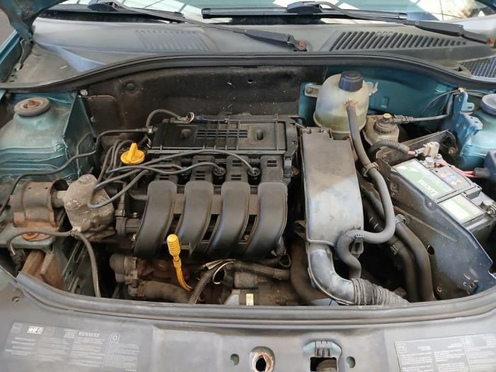 Renault Clio II 1.2 16V Sloopvoertuig (2004, Blauw)