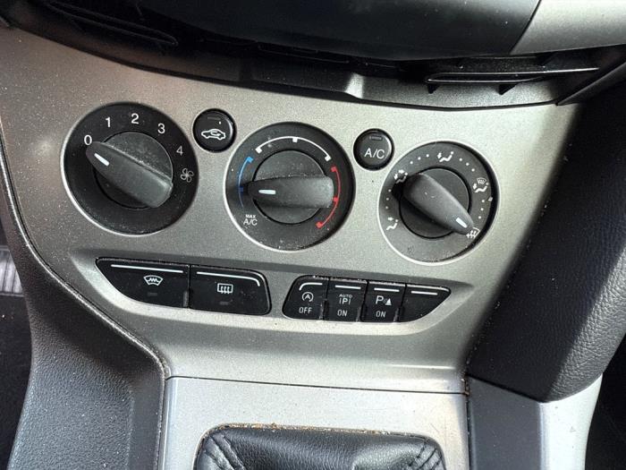 Ford Focus 3 1.0 Ti-VCT EcoBoost 12V 100 Sloopvoertuig (2014, Grijs)