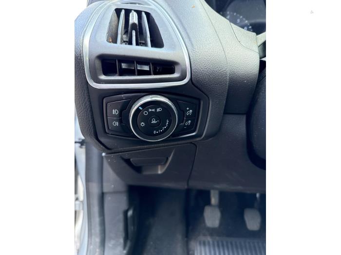 Ford Focus 3 1.0 Ti-VCT EcoBoost 12V 100 Sloopvoertuig (2014, Grijs)