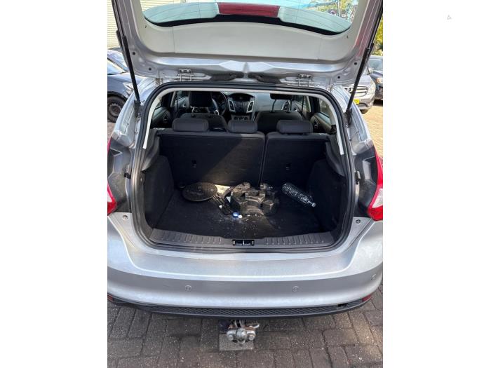 Ford Focus 3 1.0 Ti-VCT EcoBoost 12V 100 Sloopvoertuig (2014, Grijs)
