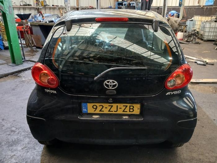 Toyota Aygo 1.0 12V VVT-i Sloopvoertuig (2008, Zwart)
