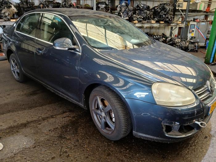 Volkswagen Jetta III 2.0 16V FSI Sloopvoertuig (2006, Grijs)