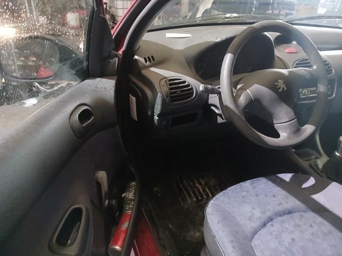Peugeot 206 1.4 XR,XS,XT,Gentry Sloopvoertuig (2000, Rood)