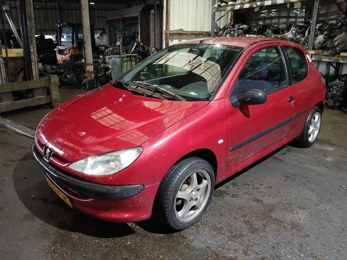 Peugeot 206 1.4 XR,XS,XT,Gentry Sloopvoertuig (2000, Rood)