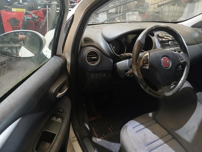 Fiat Punto Evo 1.3 JTD Multijet 85 16V Euro 5 Sloopvoertuig (2011, Wit)