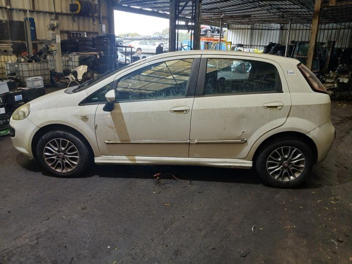 Fiat Punto Evo 1.3 JTD Multijet 85 16V Euro 5 Sloopvoertuig (2011, Wit)