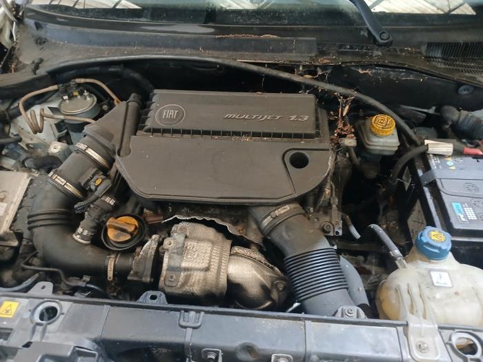 Fiat Punto Evo 1.3 JTD Multijet 85 16V Euro 5 Sloopvoertuig (2011, Wit)