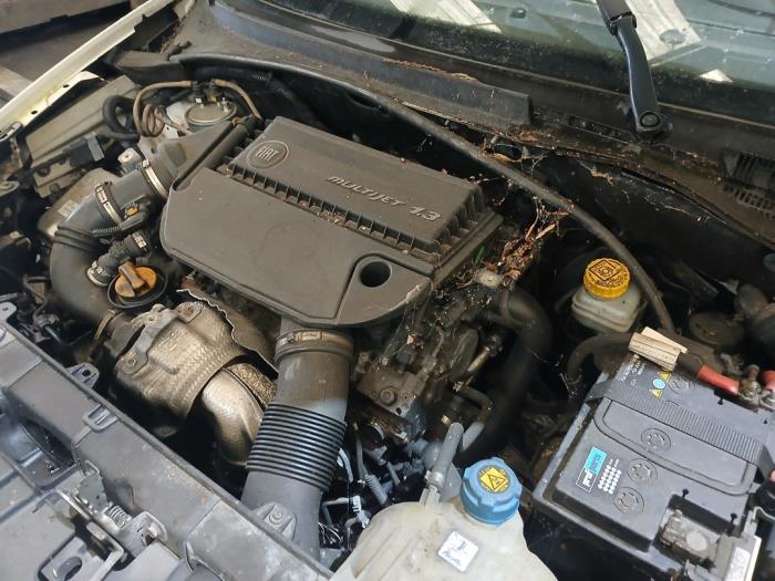 Fiat Punto Evo 1.3 JTD Multijet 85 16V Euro 5 Sloopvoertuig (2011, Wit)