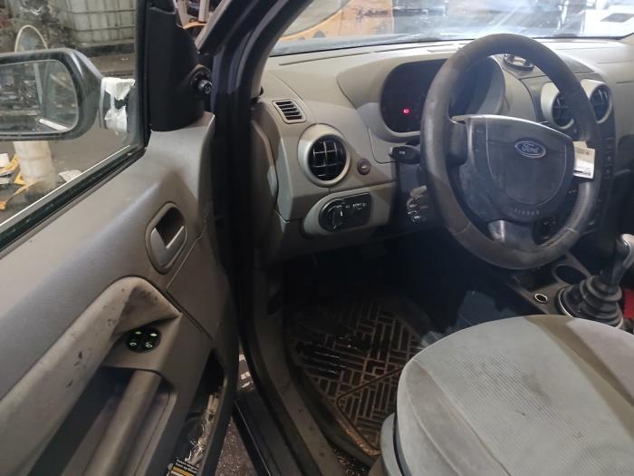 Ford Fusion 1.6 16V Sloopvoertuig (2003)