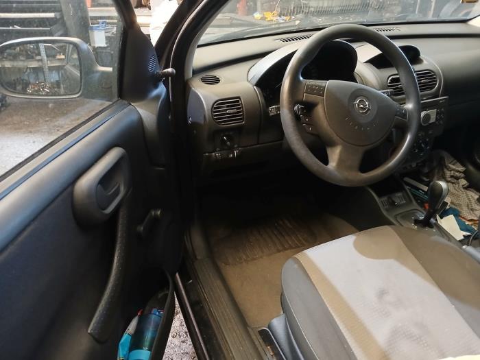 Opel Corsa C 1.2 16V Twin Port Sloopvoertuig (2005, Zwart)