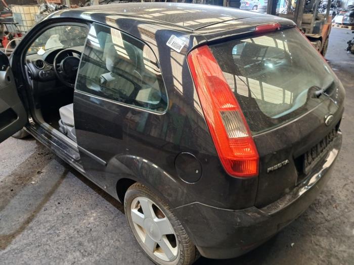 Ford Fiesta 5 1.25 16V Sloopvoertuig (2003, Zwart)