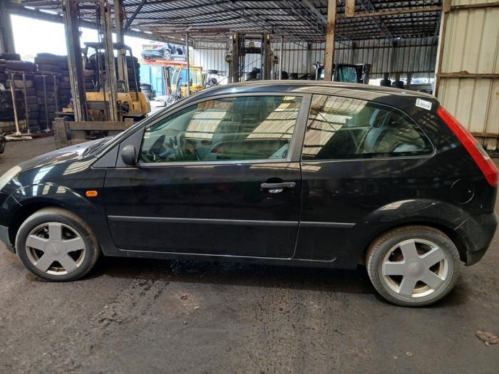 Ford Fiesta 5 1.25 16V Sloopvoertuig (2003, Zwart)