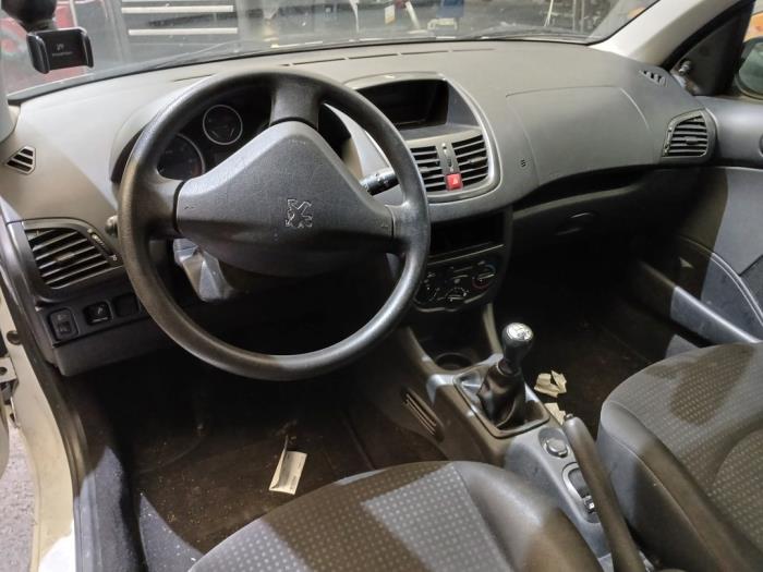 Peugeot 206+ 1.1 XR,XS Sloopvoertuig (2009, Wit)