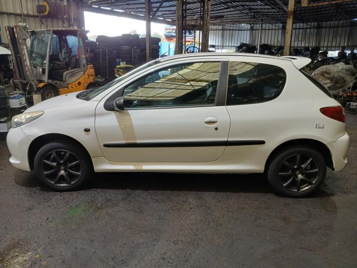 Peugeot 206+ 1.1 XR,XS Sloopvoertuig (2009, Wit)